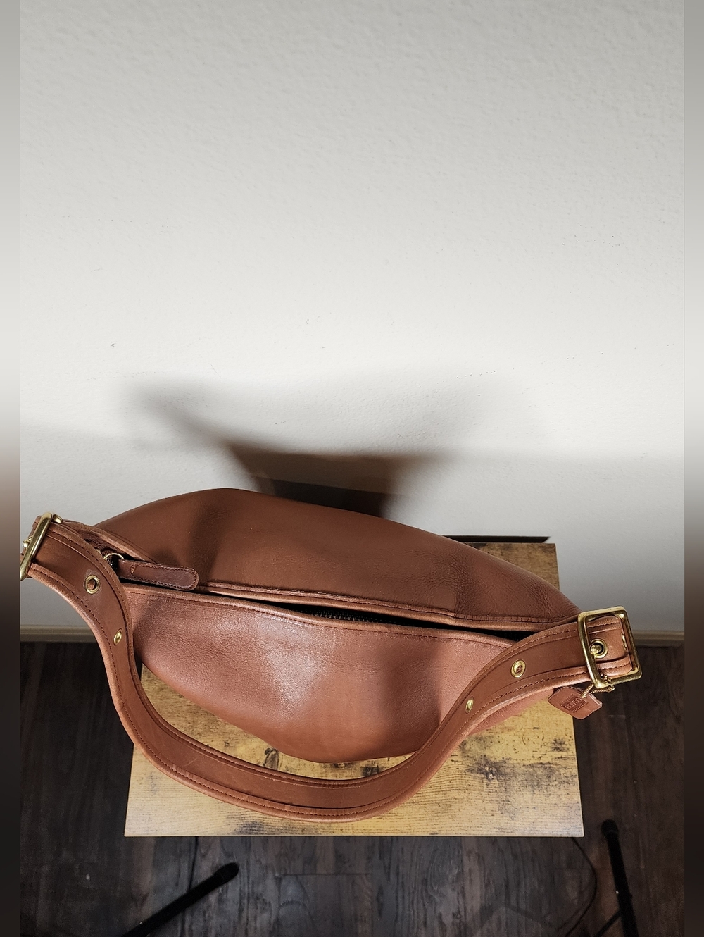 Vintage Coach British Tan Duffle Sac #9085 - Picture 8 of 14